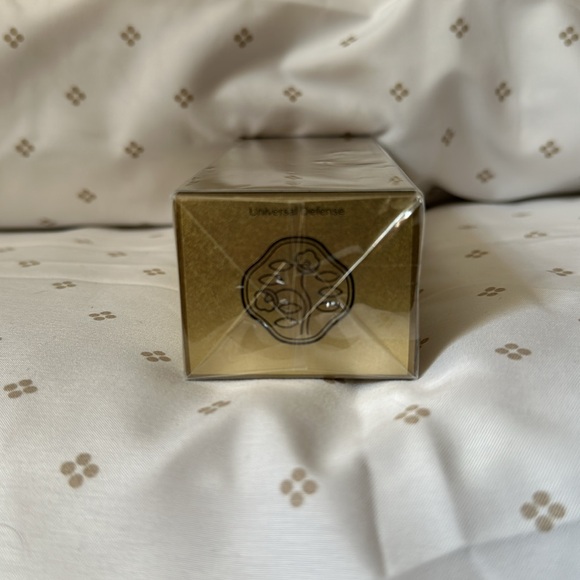 COPY - New in Box Shiseido Future Solution LX Universal Defense 50ml SPF 50+ - Picture 6 of 7